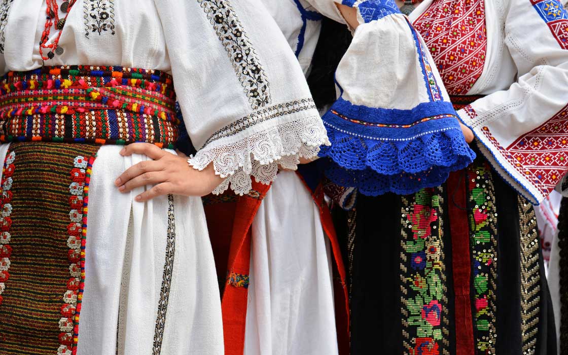 Traditionelles rumänisches Gewand