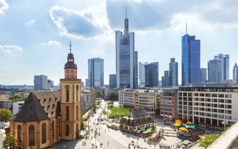 Blaick auf die Wolkenkratzer von Frankfurt