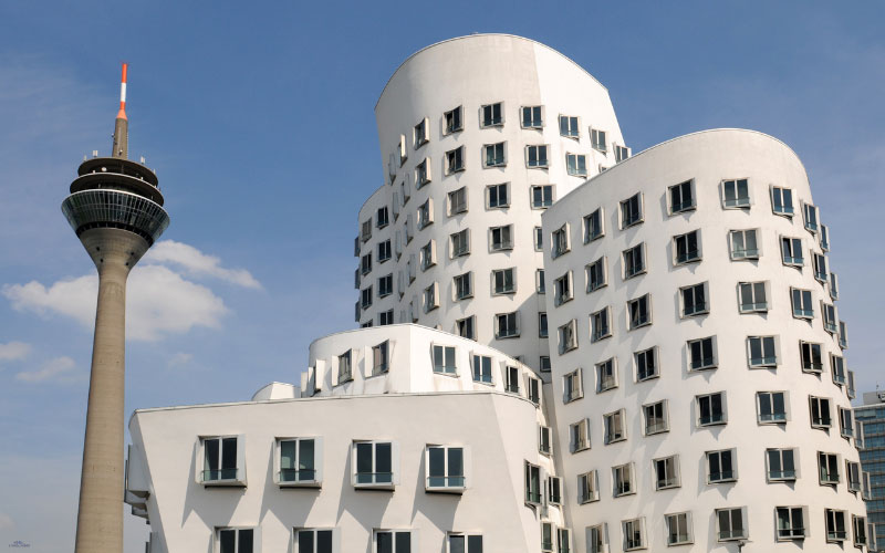 Bürogebäude am Düsseldorfer Medienhafen.